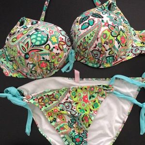 Bikini bottoms never worn 38 C